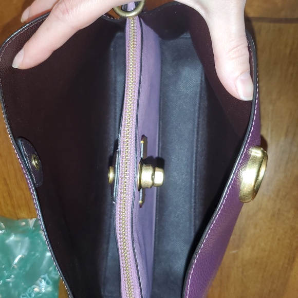 Like NEW Coach Willow Bag In Deep Berry - Picture 12 of 14